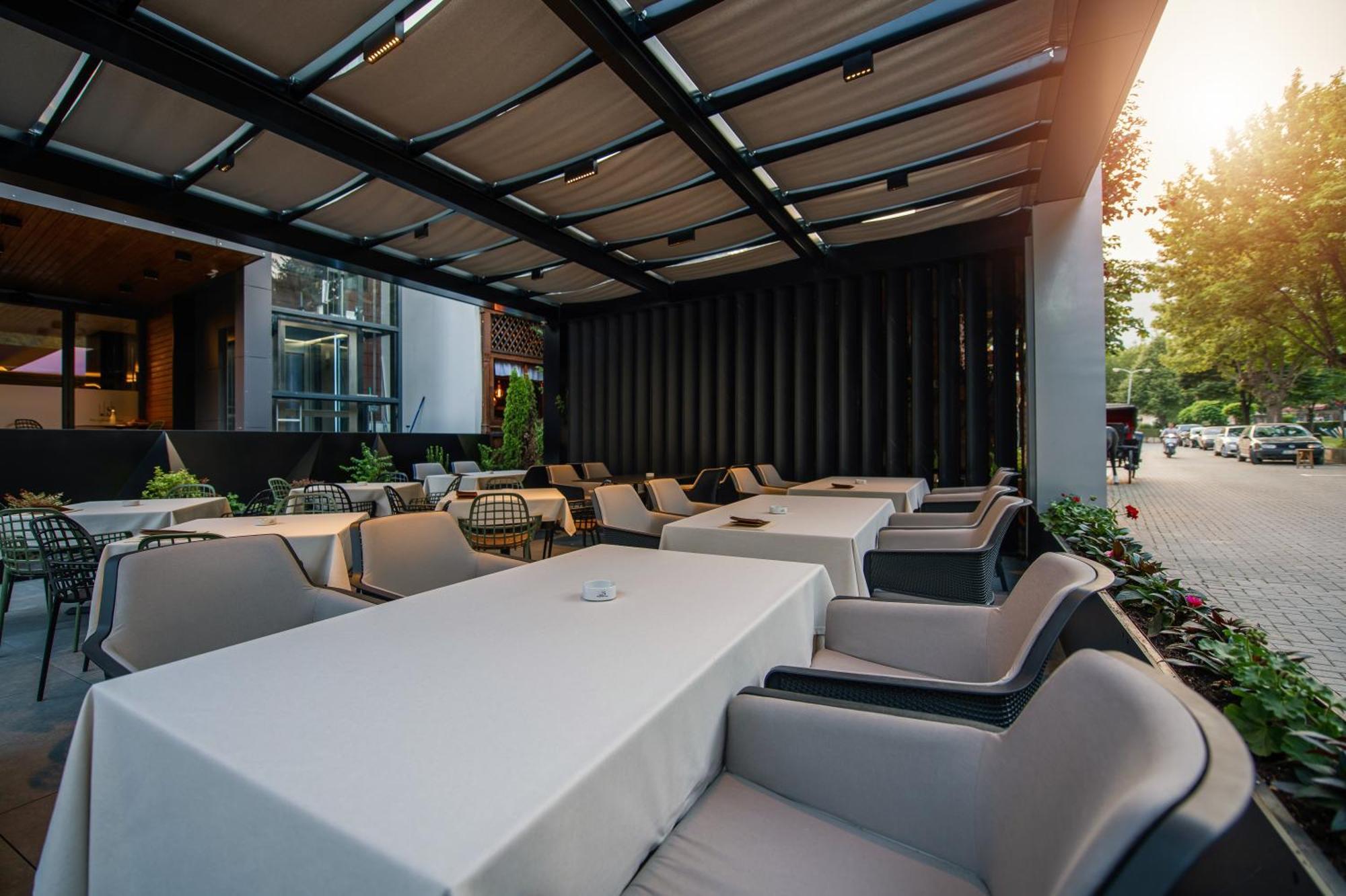 Seraphine Plaza Печ Экстерьер фото
