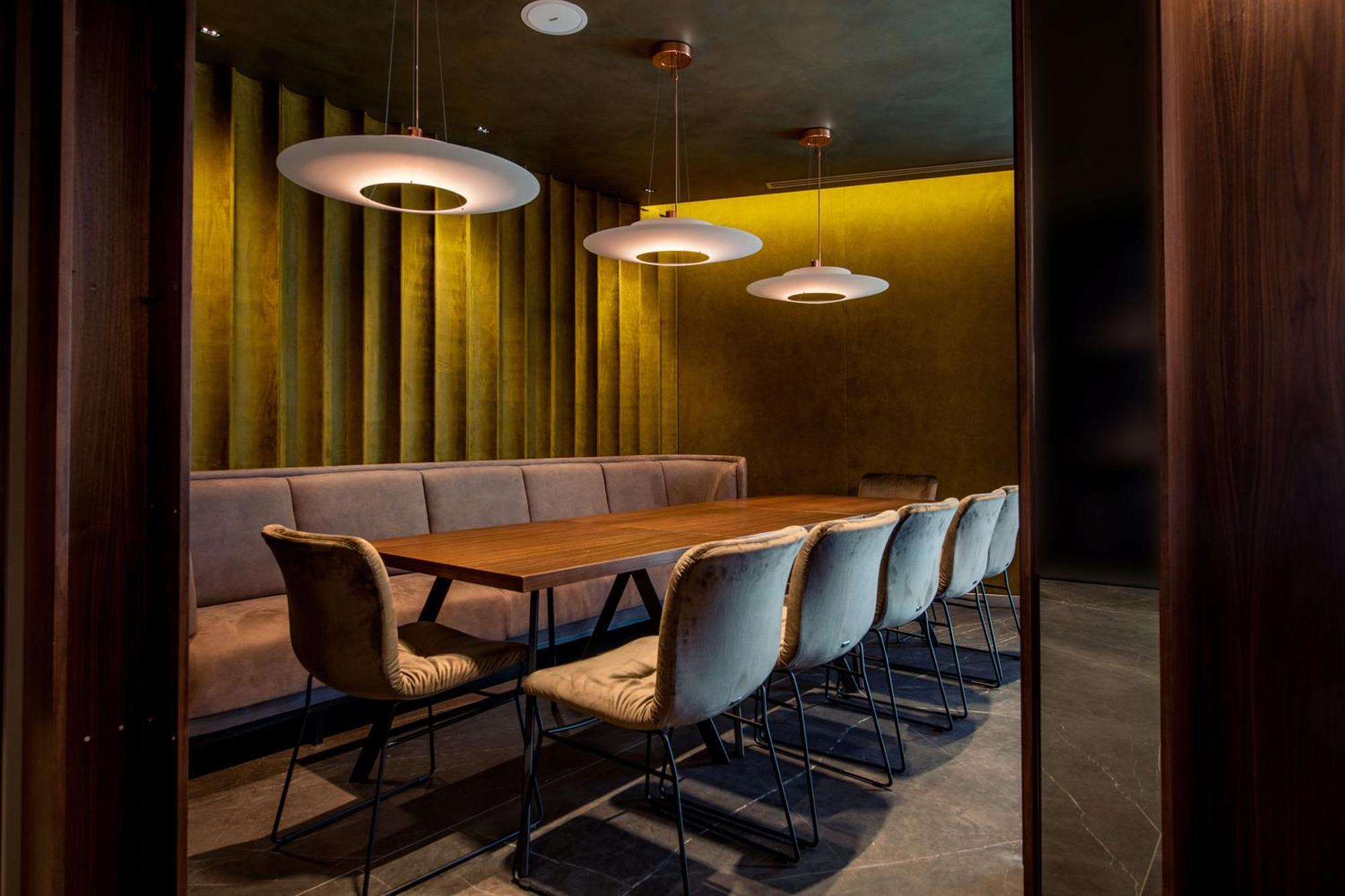 Seraphine Plaza Печ Экстерьер фото