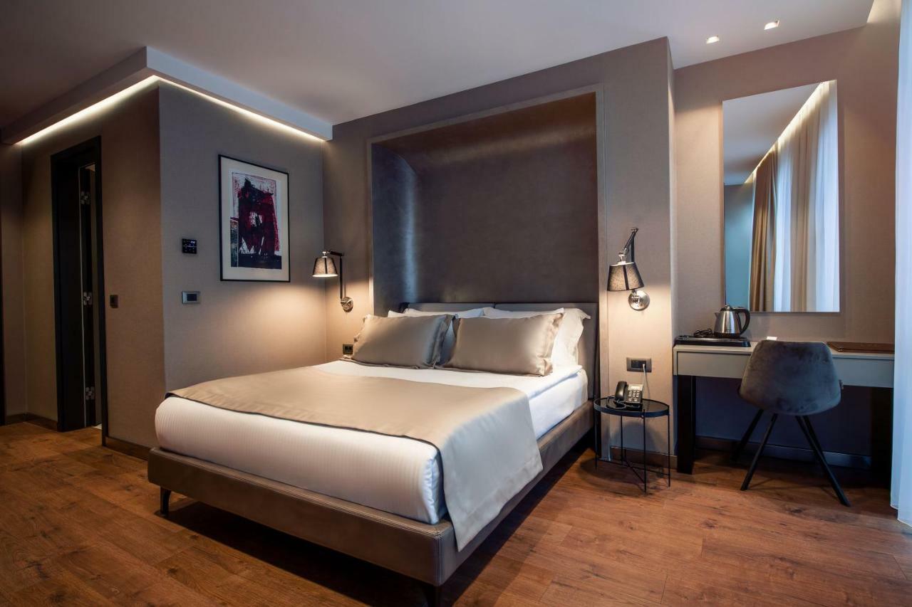 Seraphine Plaza Печ Экстерьер фото